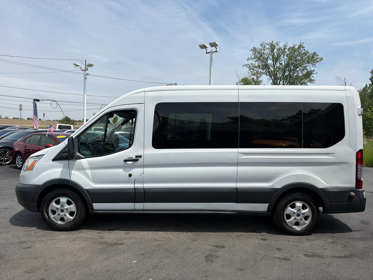 Ford Transit Passenger Wagon T-350 148" Med Roof XLT Sliding RH Dr 2018