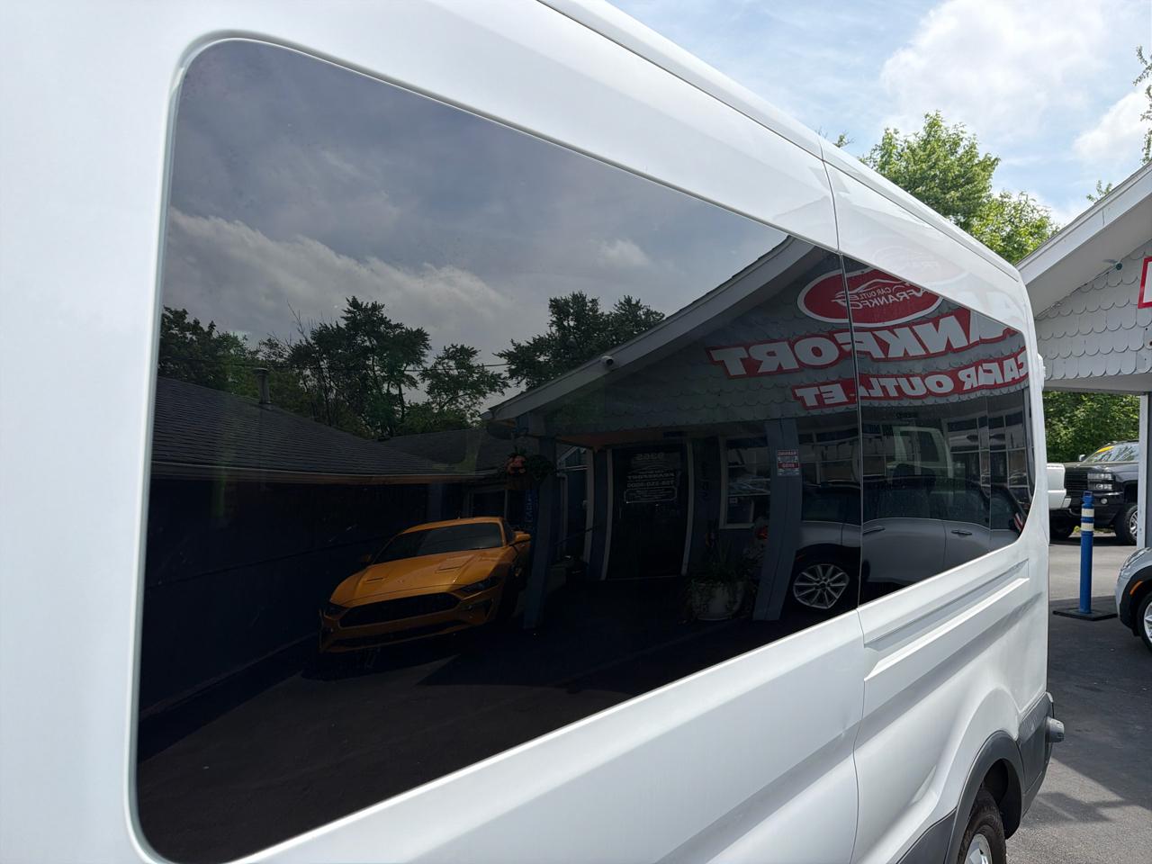 Ford Transit Passenger Wagon T-350 148" Med Roof XLT Sliding RH Dr 2018