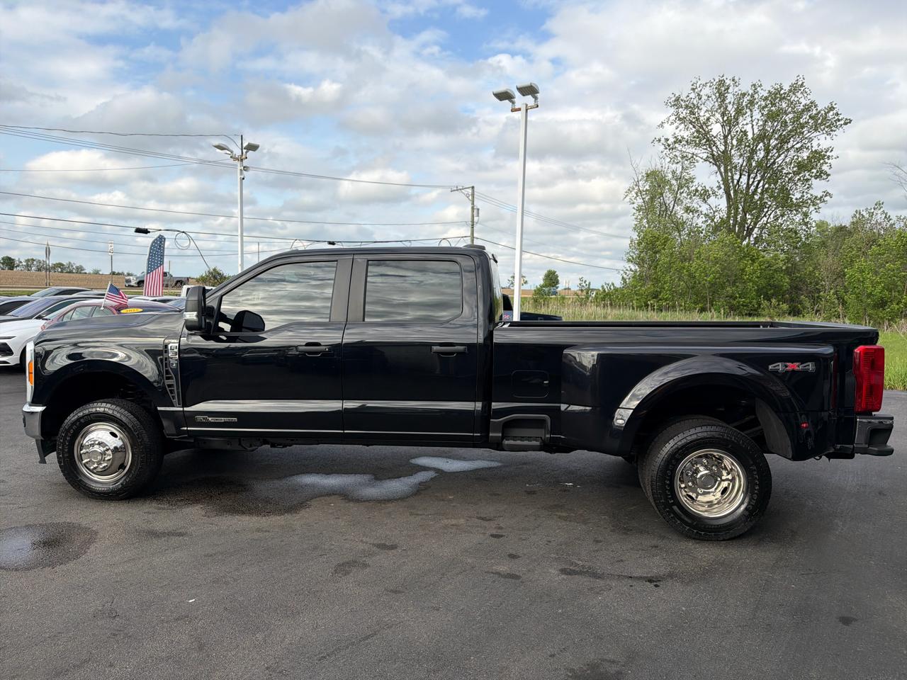Ford Super Duty F-350 DRW XLT 4WD Crew Cab 8' Box 2023