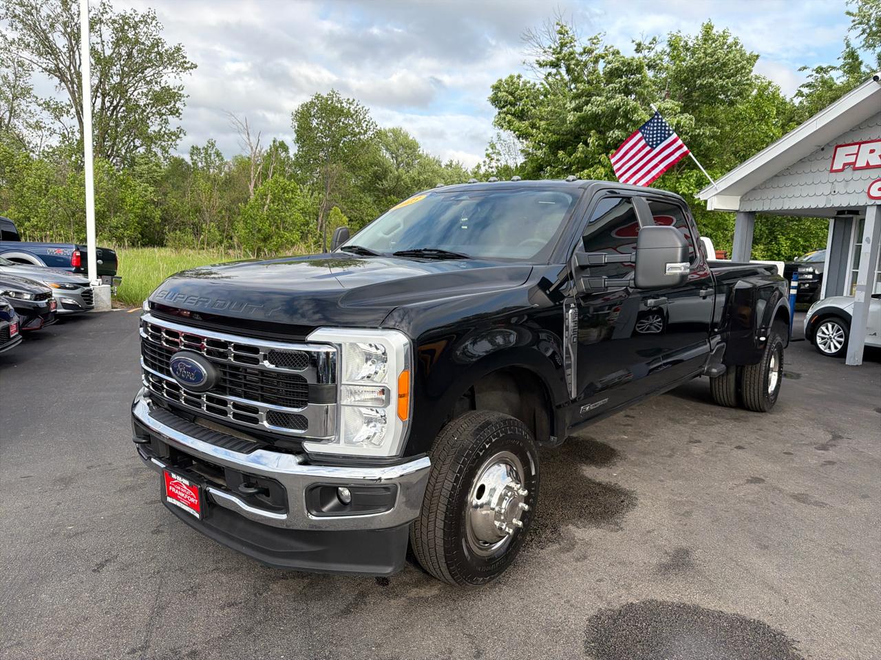 Ford Super Duty F-350 DRW XLT 4WD Crew Cab 8' Box 2023