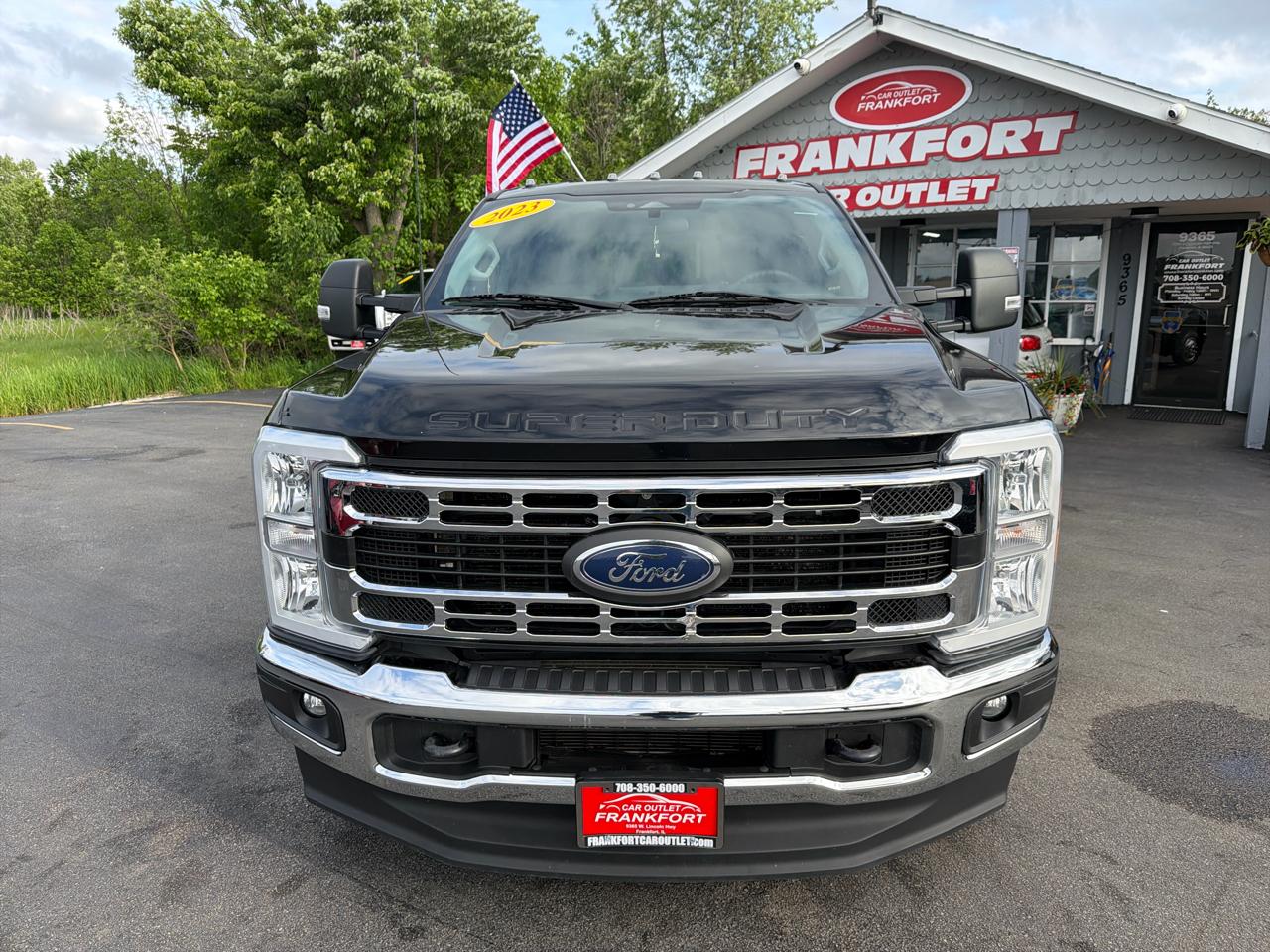 Ford Super Duty F-350 DRW XLT 4WD Crew Cab 8' Box 2023