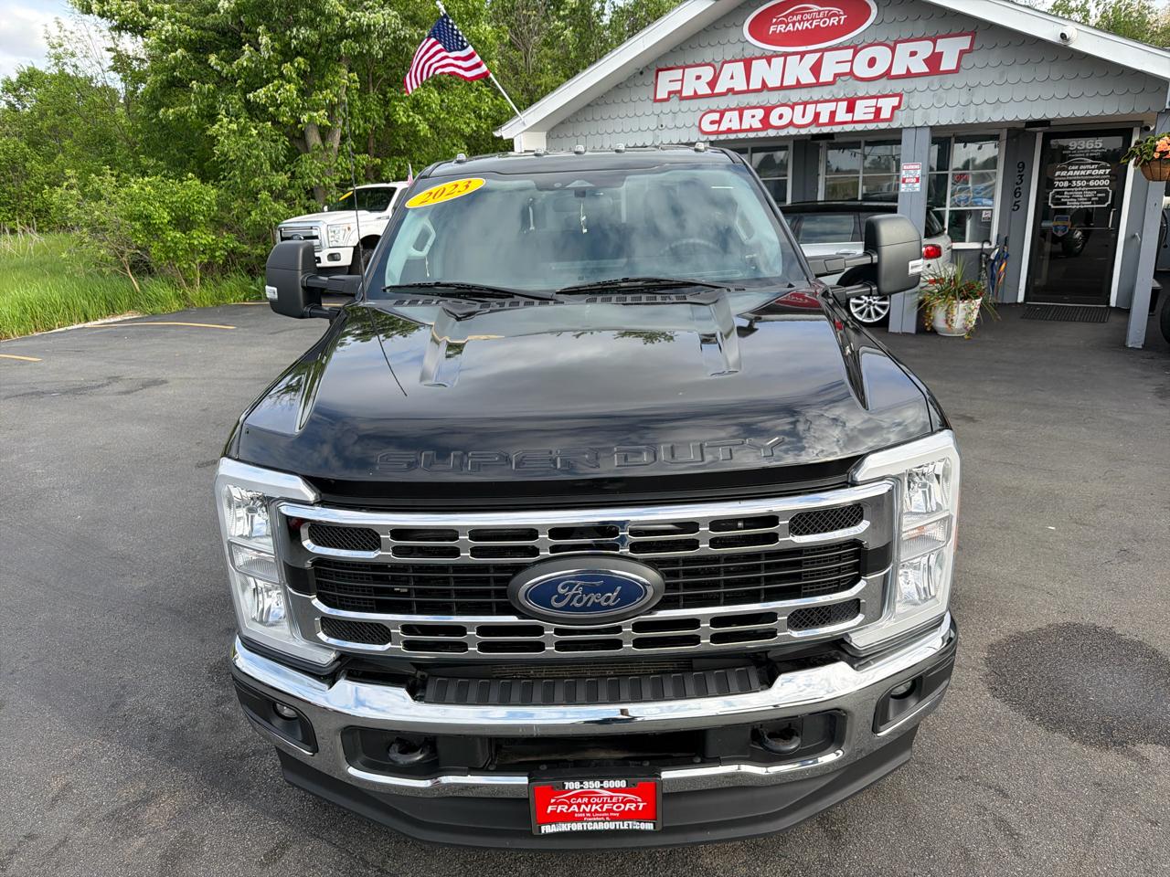 Ford Super Duty F-350 DRW XLT 4WD Crew Cab 8' Box 2023