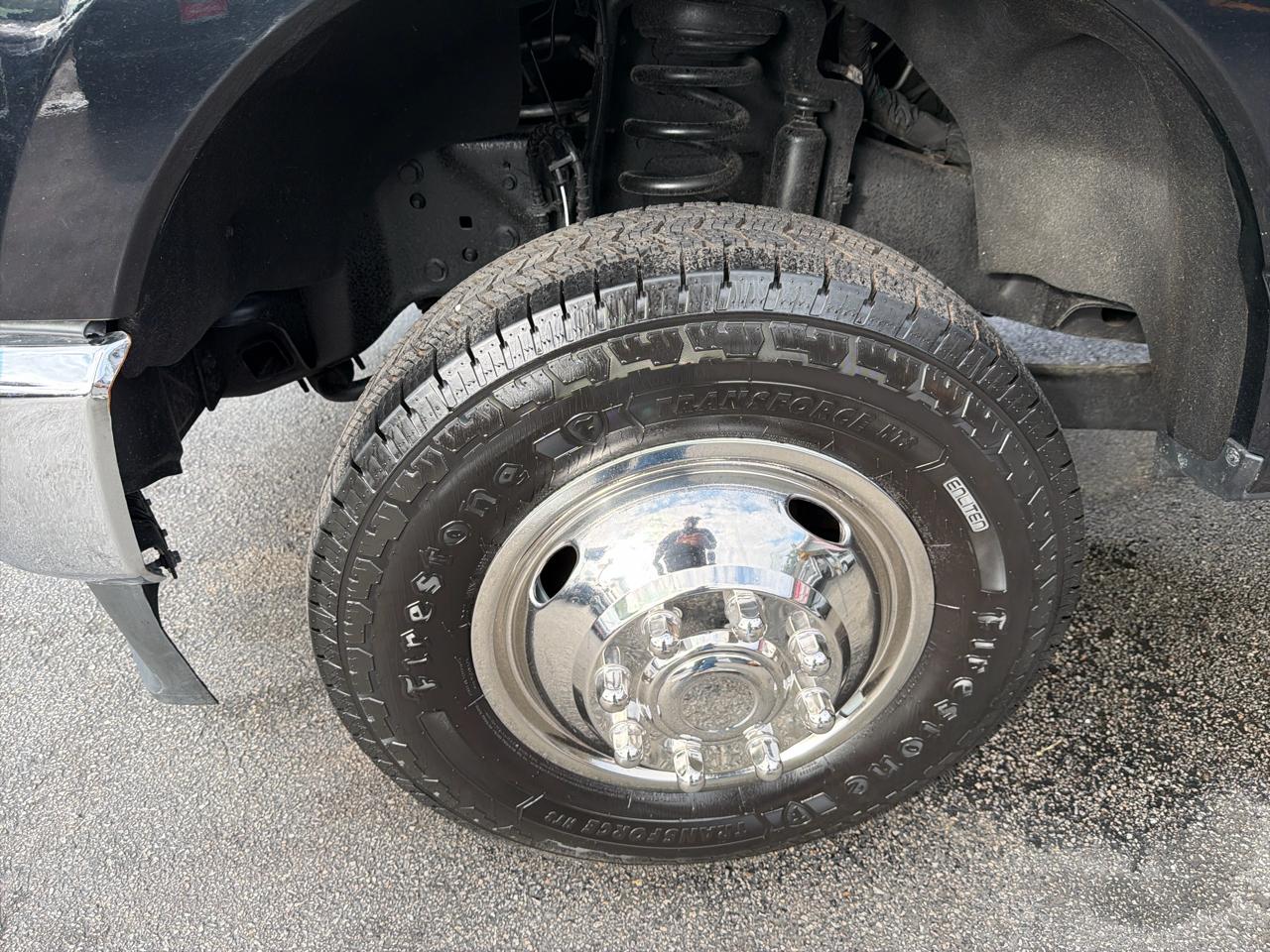Ford Super Duty F-350 DRW XLT 4WD Crew Cab 8' Box 2023