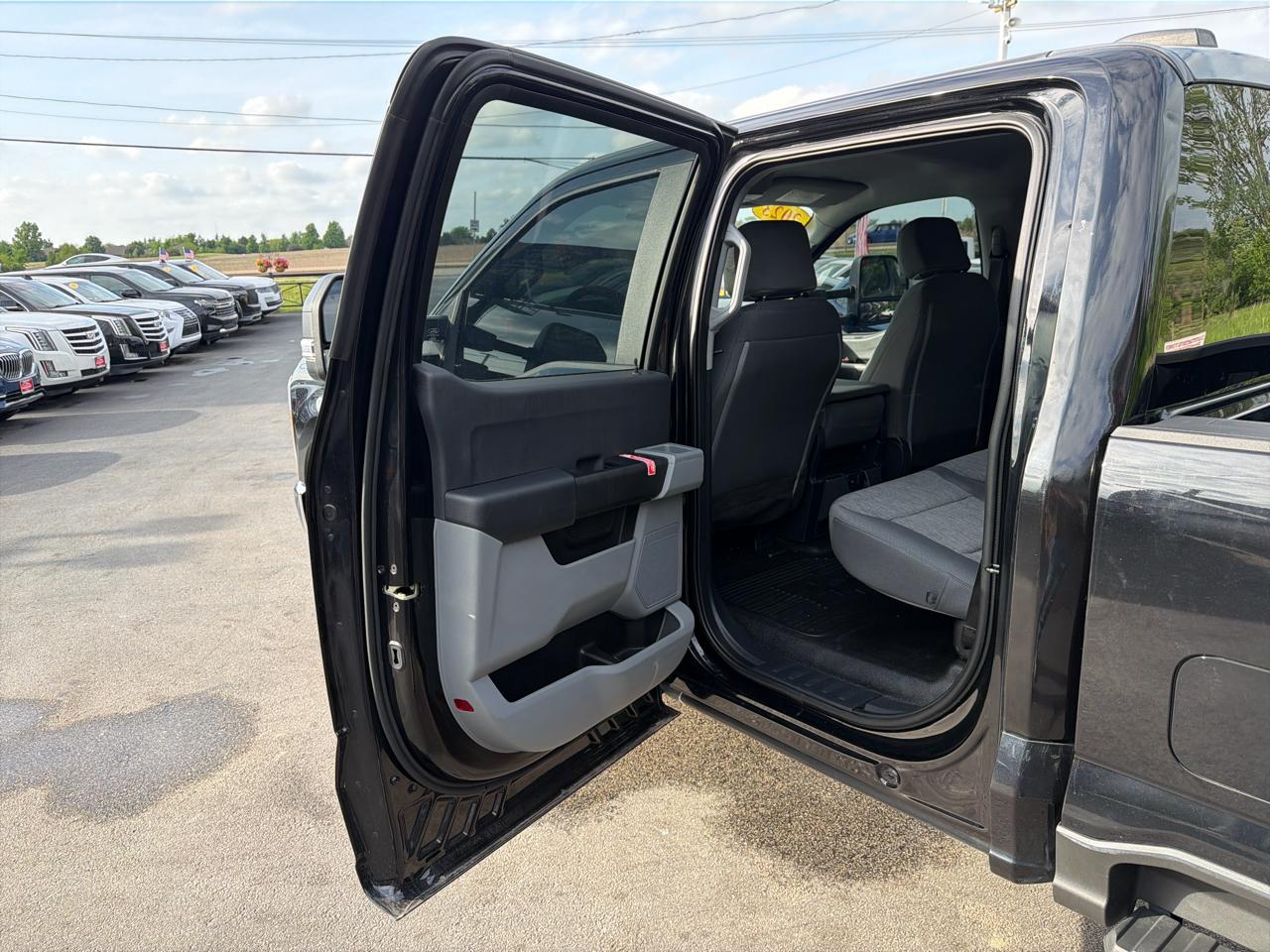Ford Super Duty F-350 DRW XLT 4WD Crew Cab 8' Box 2023
