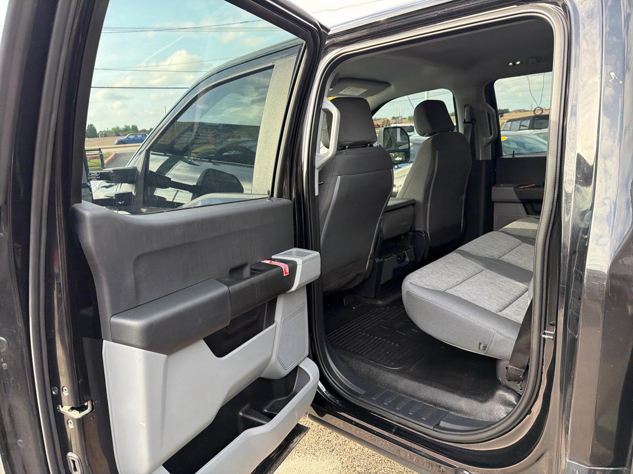 Ford Super Duty F-350 DRW XLT 4WD Crew Cab 8' Box 2023