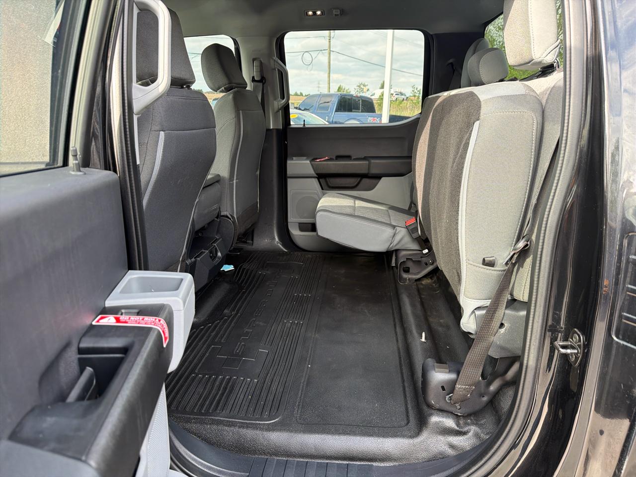 Ford Super Duty F-350 DRW XLT 4WD Crew Cab 8' Box 2023