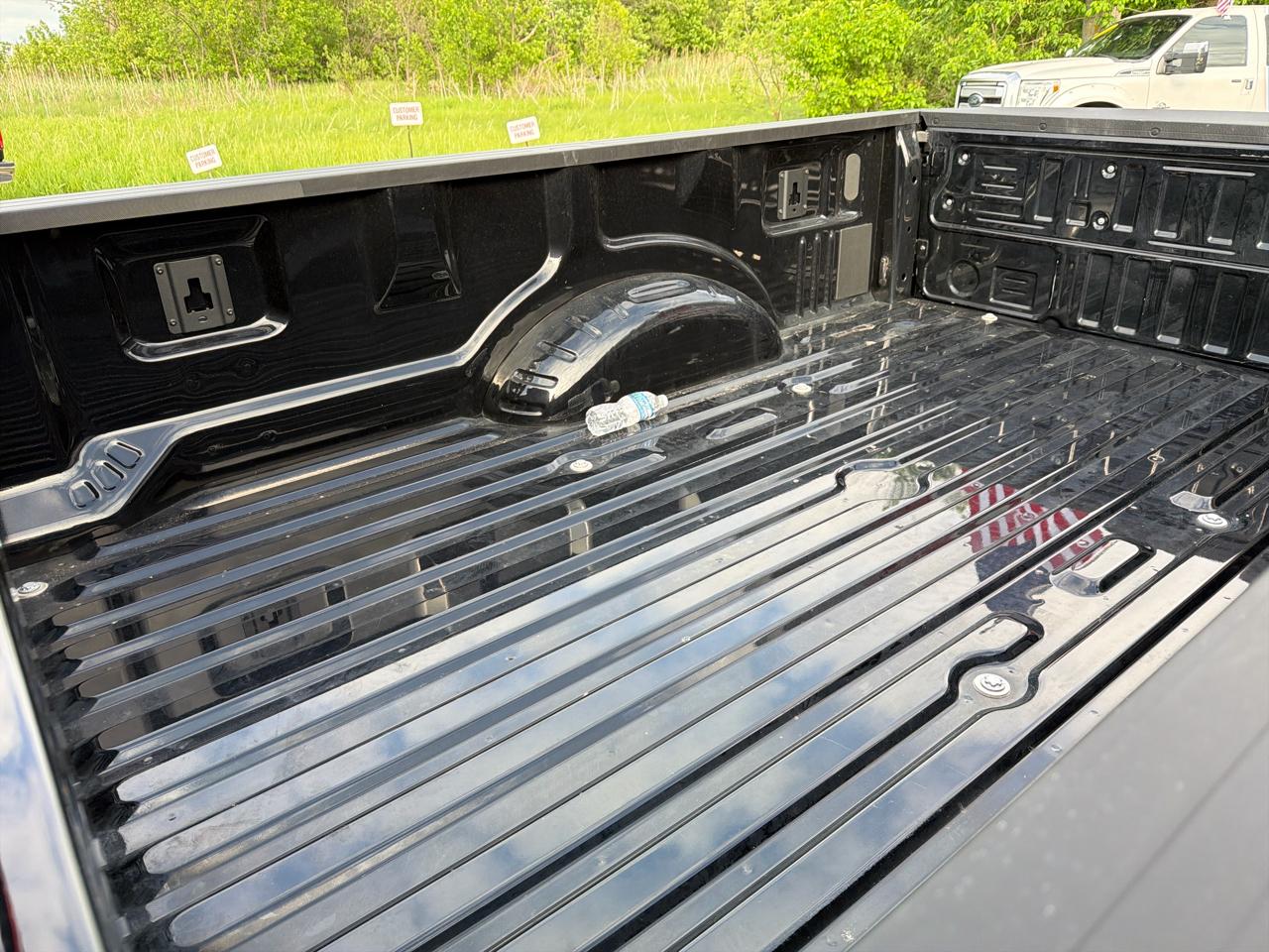 Ford Super Duty F-350 DRW XLT 4WD Crew Cab 8' Box 2023