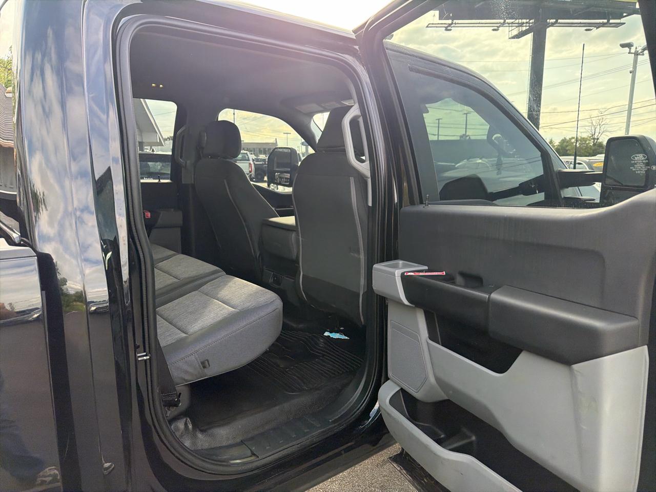 Ford Super Duty F-350 DRW XLT 4WD Crew Cab 8' Box 2023