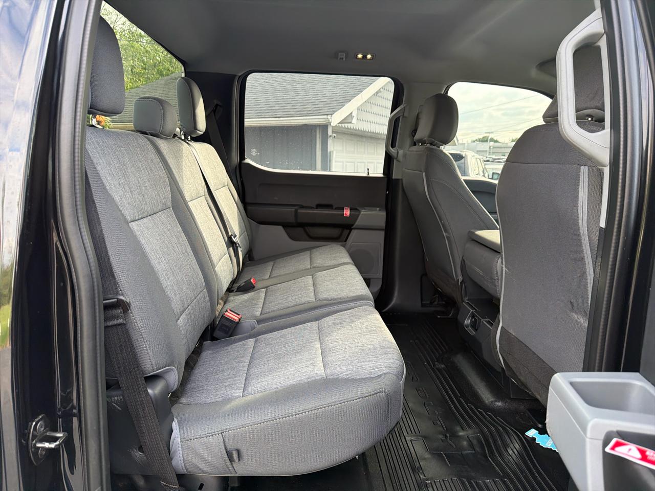 Ford Super Duty F-350 DRW XLT 4WD Crew Cab 8' Box 2023