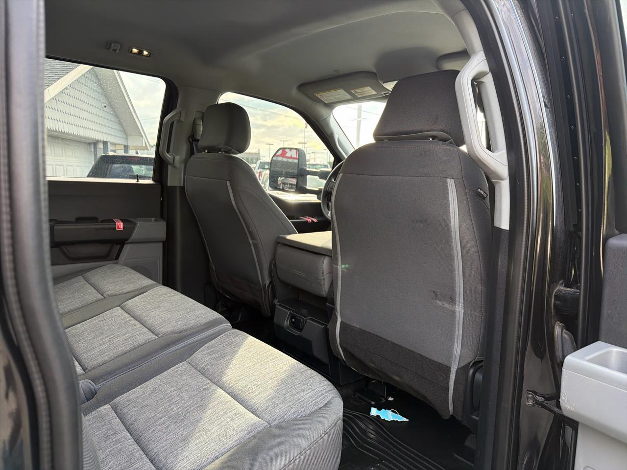 Ford Super Duty F-350 DRW XLT 4WD Crew Cab 8' Box 2023