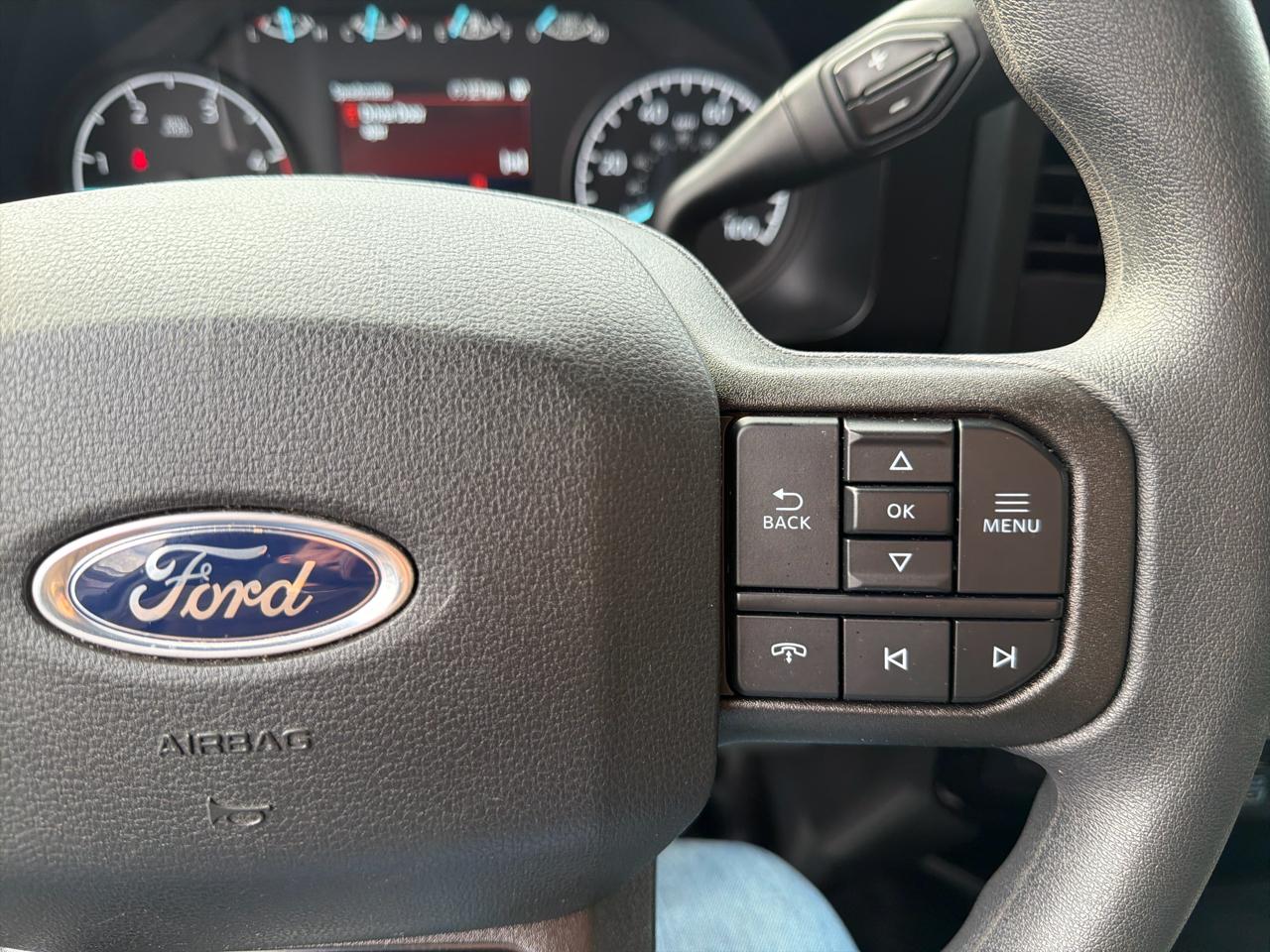 Ford Super Duty F-350 DRW XLT 4WD Crew Cab 8' Box 2023