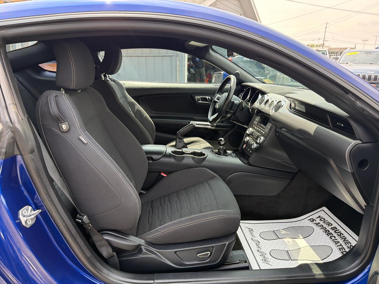 Ford Mustang 2dr Fastback GT Premium 2016