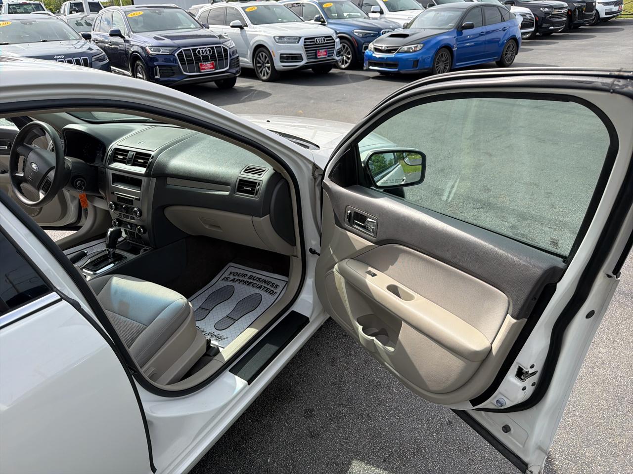 Ford Fusion 4dr Sdn SE FWD 2011