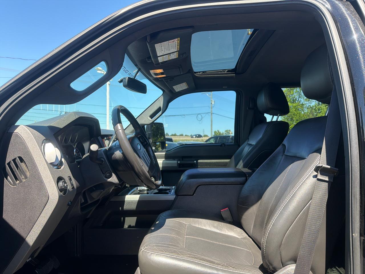 Ford Super Duty F-350 SRW 4WD Crew Cab 156" Lariat 2011