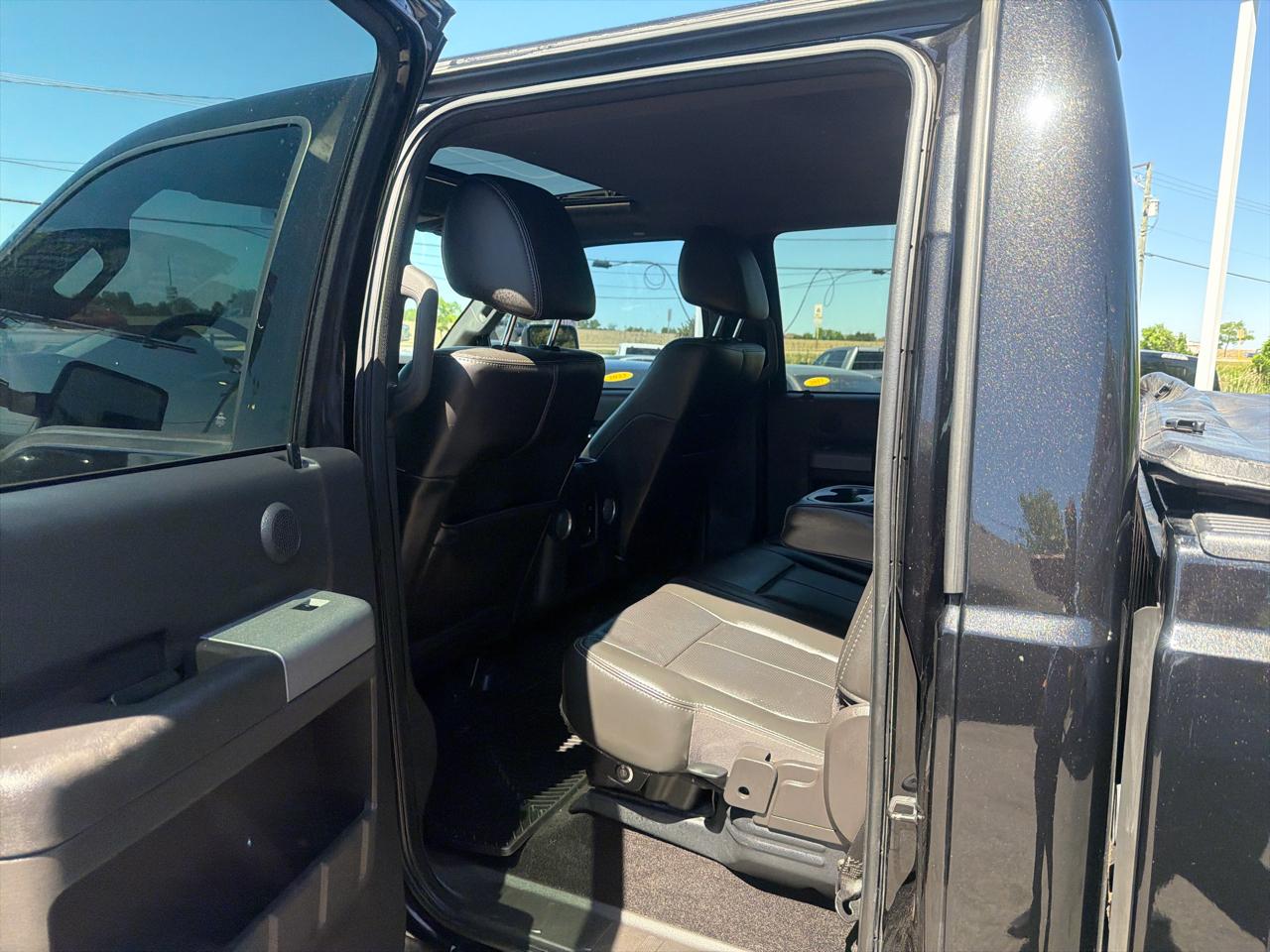 Ford Super Duty F-350 SRW 4WD Crew Cab 156" Lariat 2011