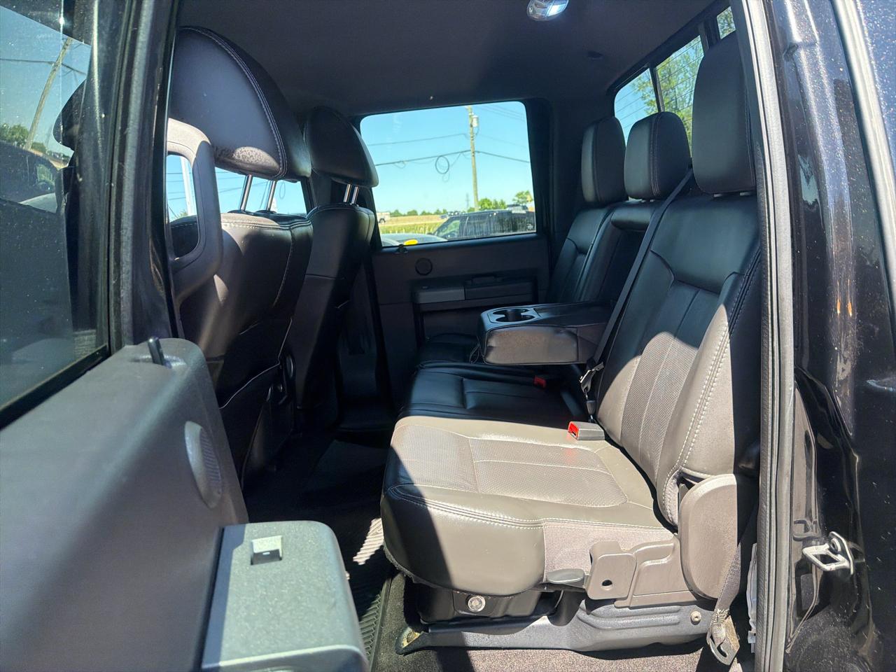 Ford Super Duty F-350 SRW 4WD Crew Cab 156" Lariat 2011