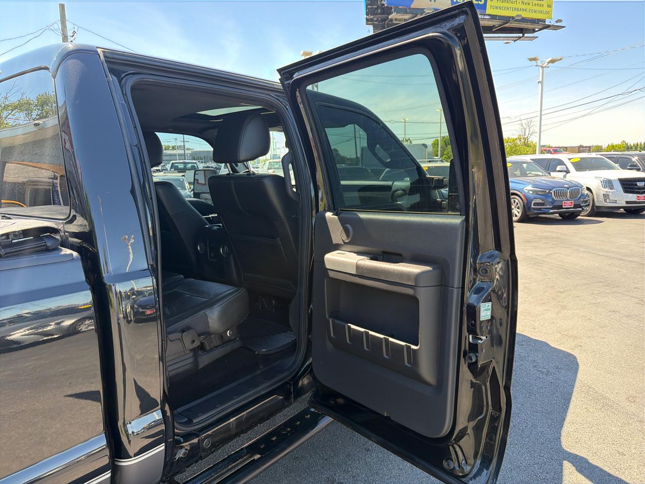 Ford Super Duty F-350 SRW 4WD Crew Cab 156" Lariat 2011