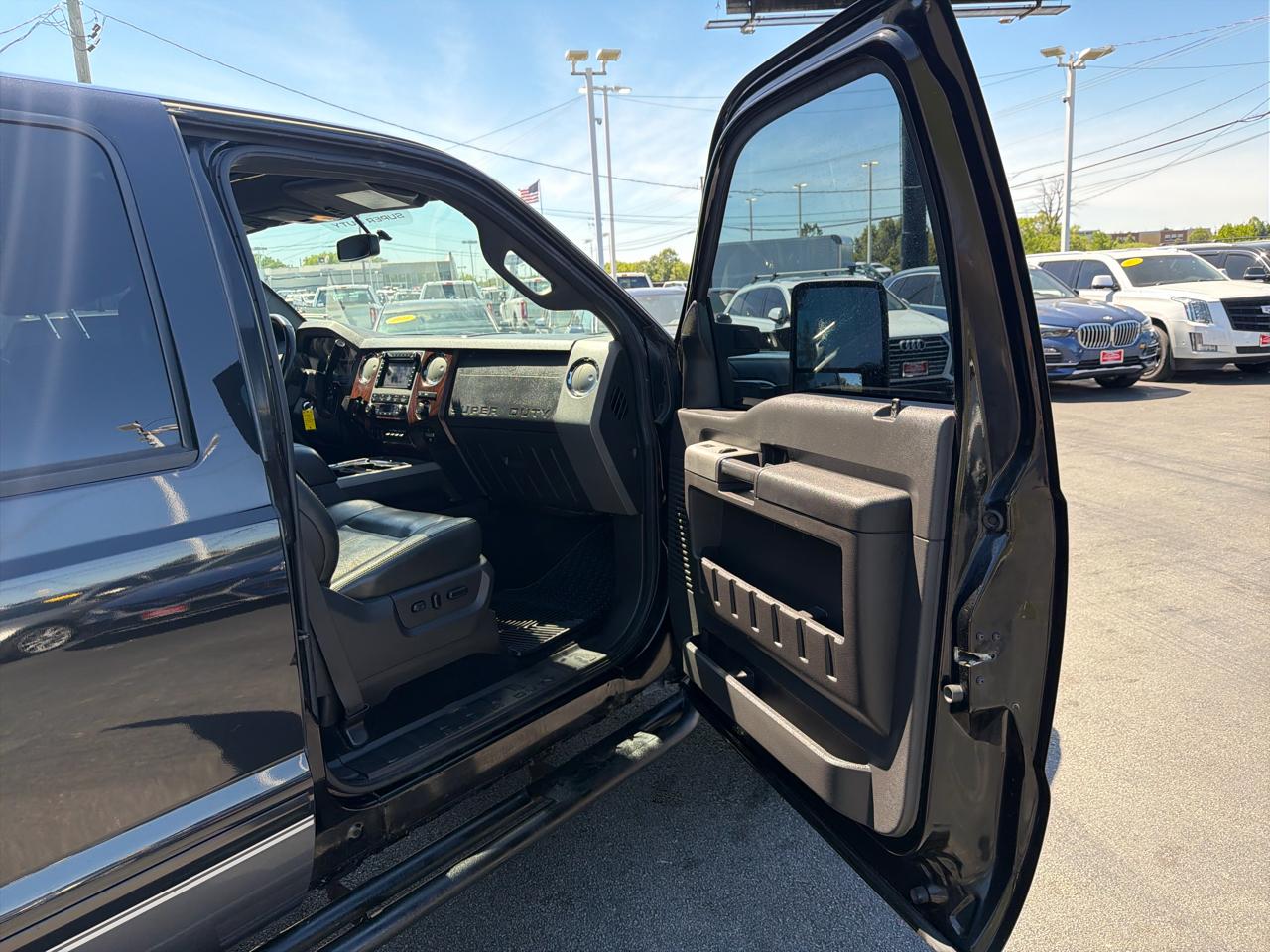 Ford Super Duty F-350 SRW 4WD Crew Cab 156" Lariat 2011