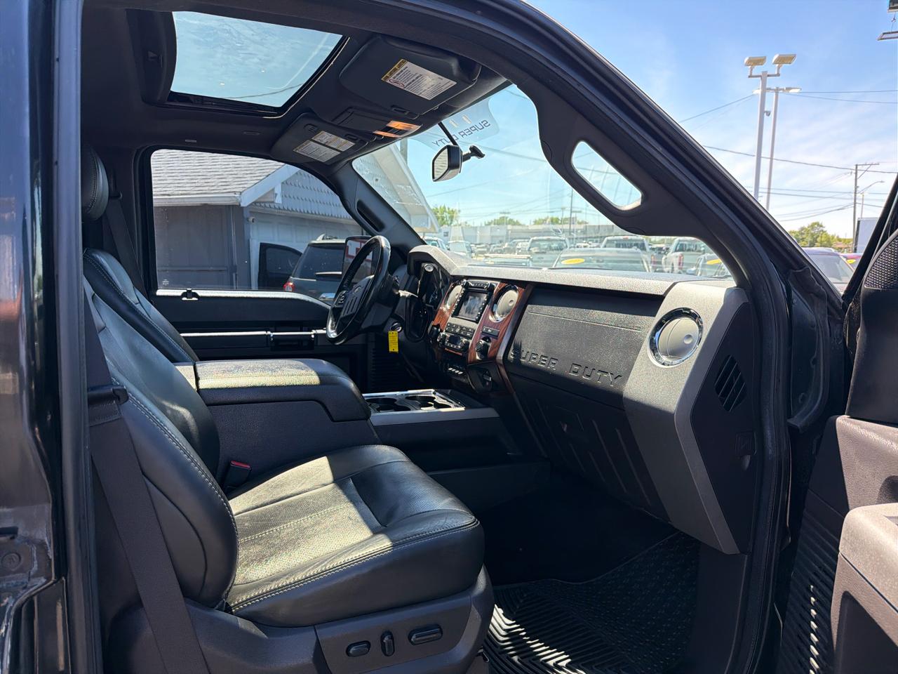 Ford Super Duty F-350 SRW 4WD Crew Cab 156" Lariat 2011