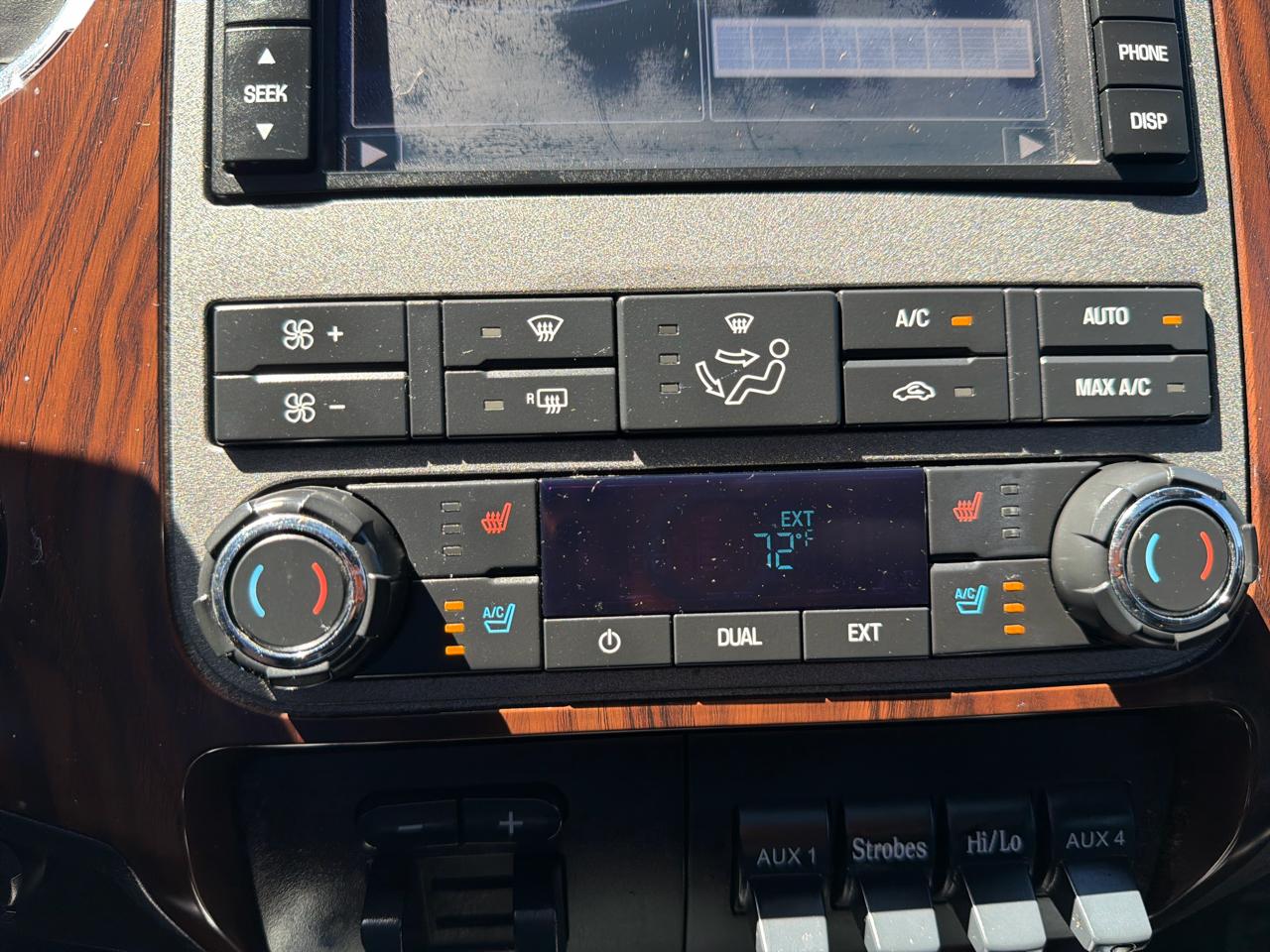 Ford Super Duty F-350 SRW 4WD Crew Cab 156" Lariat 2011