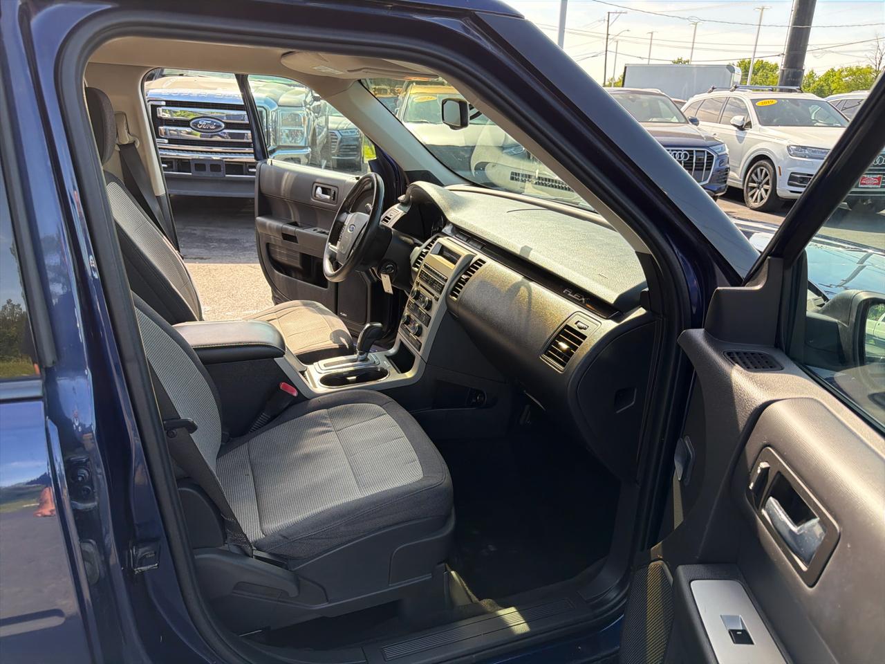 Ford Flex 4dr SE FWD 2011