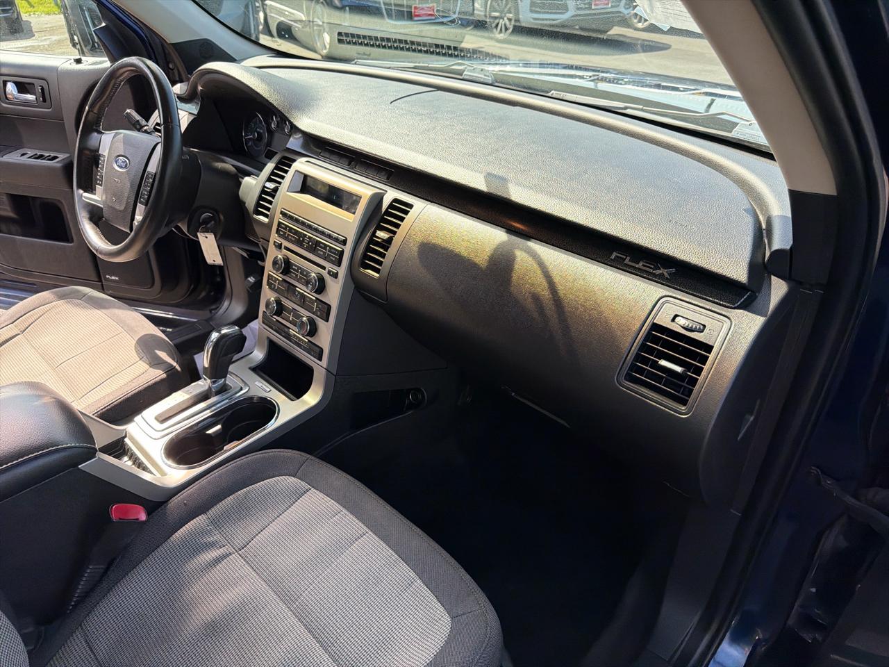 Ford Flex 4dr SE FWD 2011