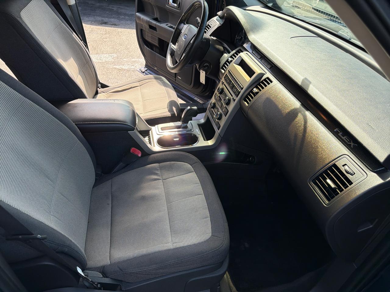 Ford Flex 4dr SE FWD 2011