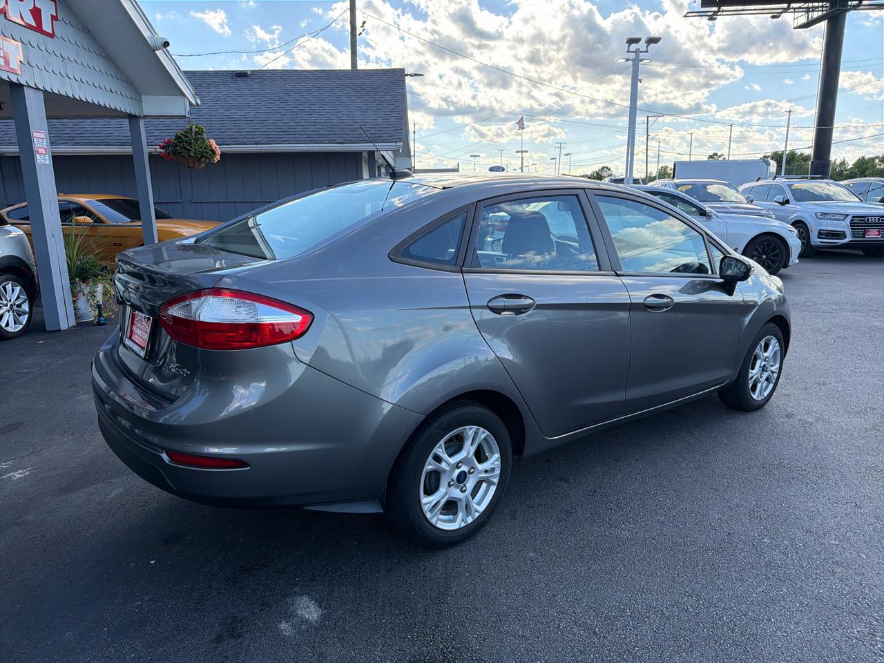 Ford Fiesta 4dr Sdn SE 2014