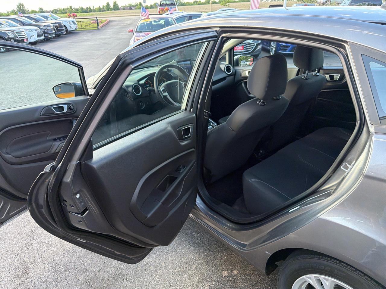 Ford Fiesta 4dr Sdn SE 2014