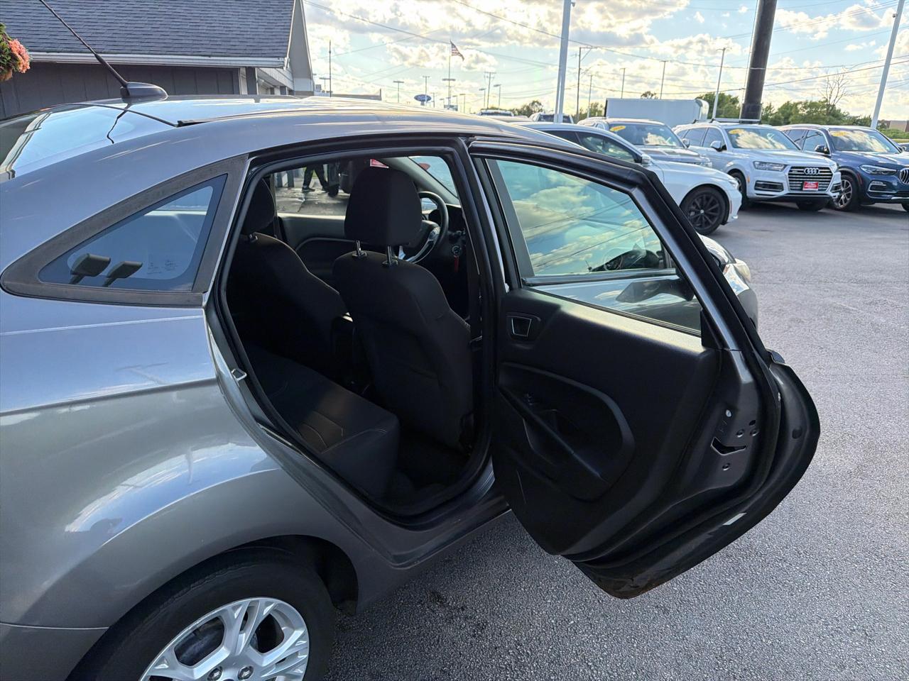 Ford Fiesta 4dr Sdn SE 2014
