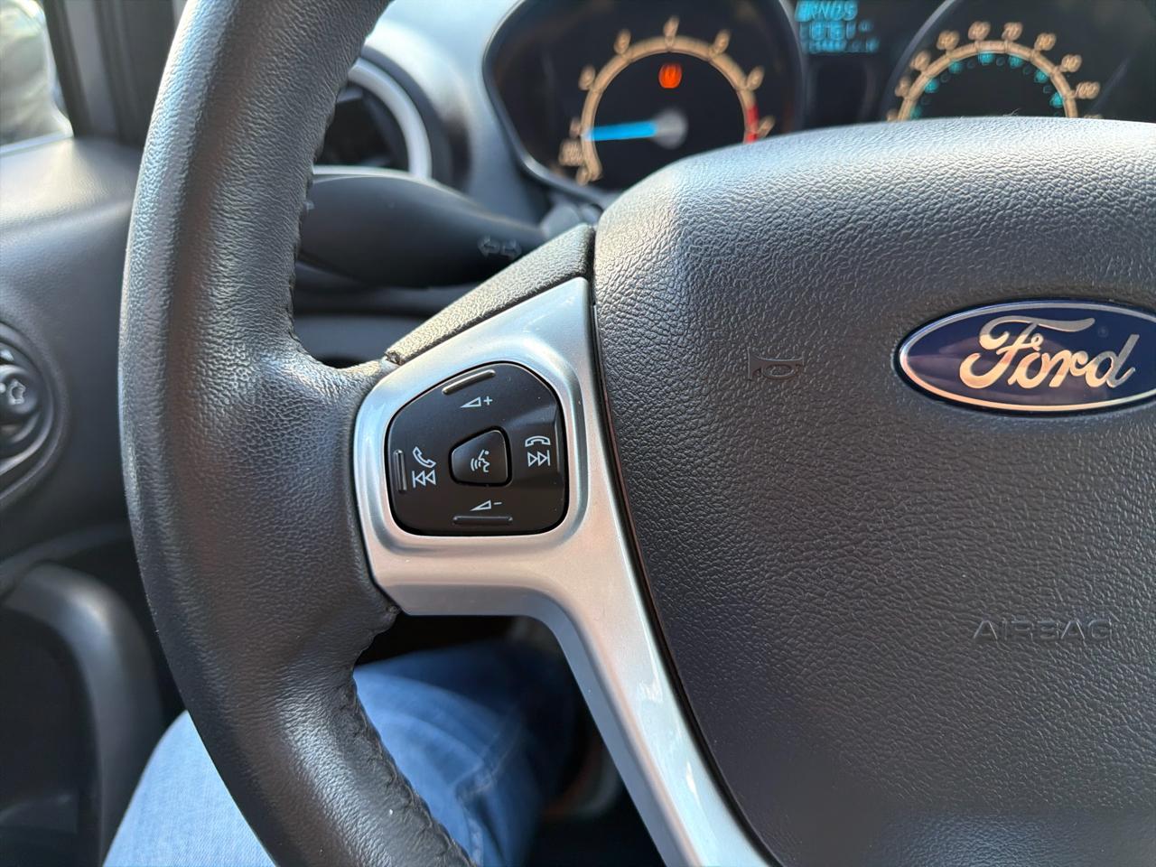 Ford Fiesta 4dr Sdn SE 2014