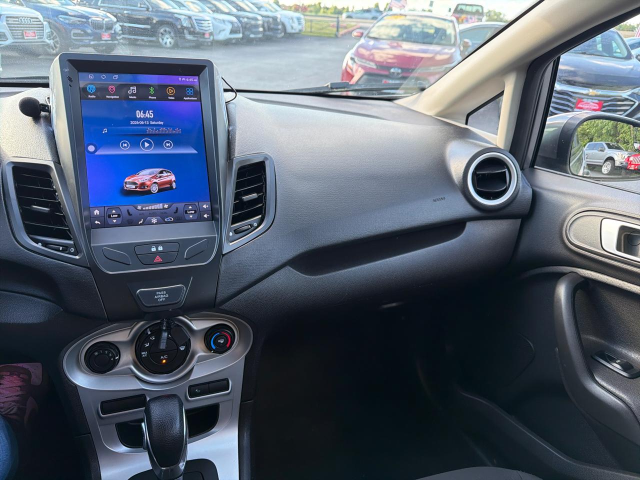 Ford Fiesta 4dr Sdn SE 2014