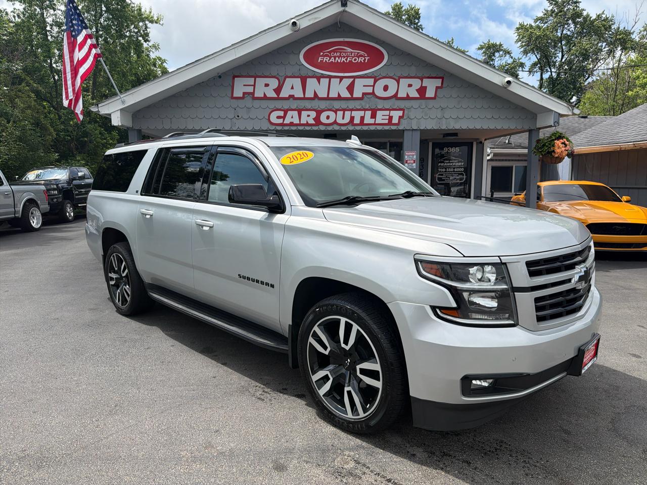 Chevrolet Suburban 4WD 4dr LT 2020