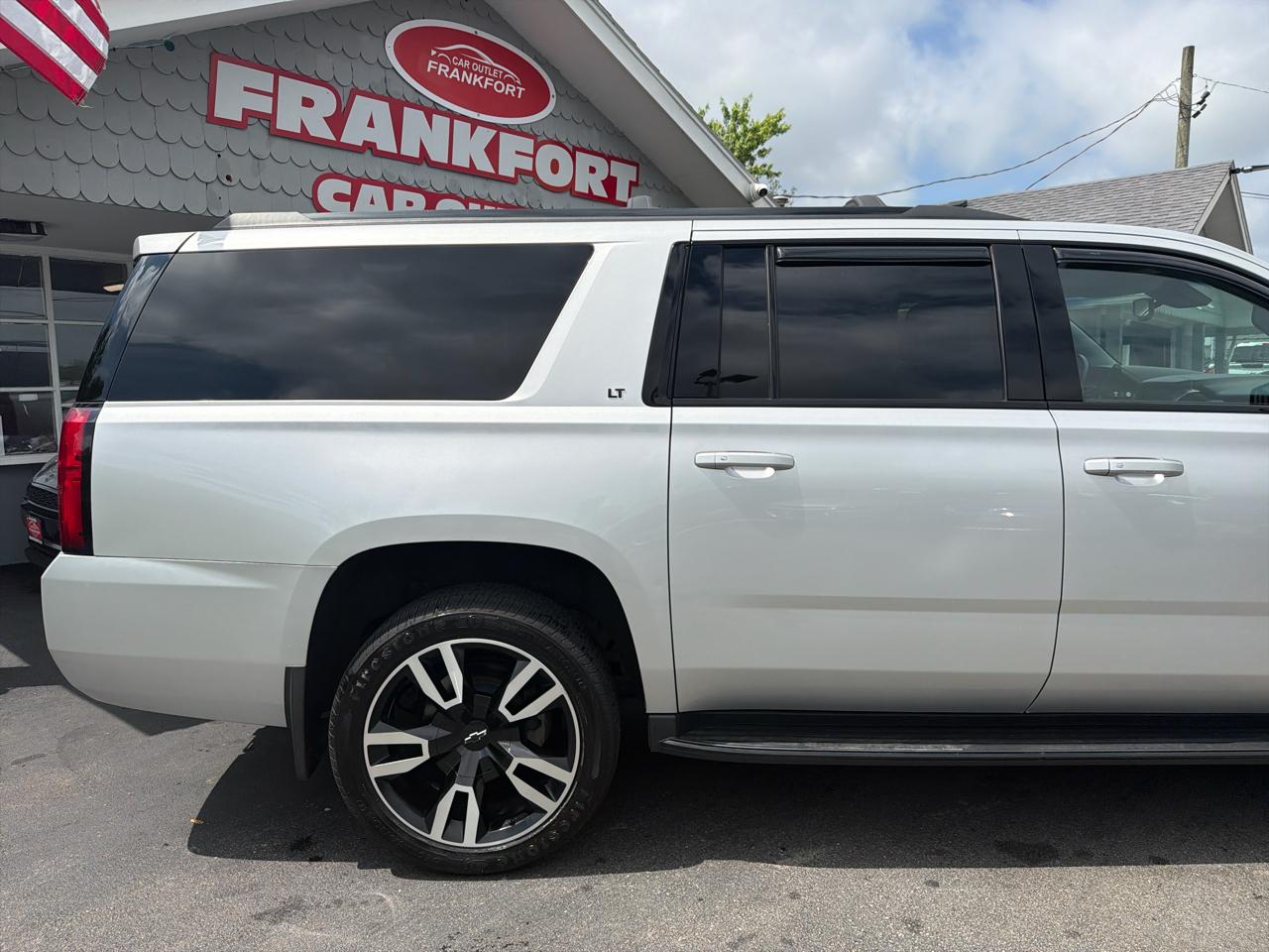 Chevrolet Suburban 4WD 4dr LT 2020