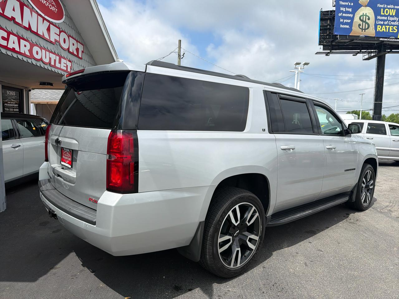 Chevrolet Suburban 4WD 4dr LT 2020