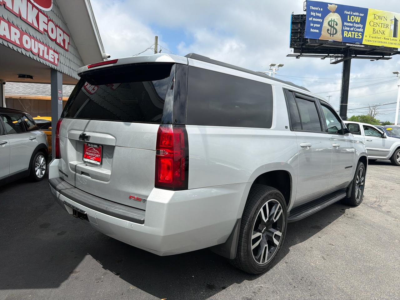 Chevrolet Suburban 4WD 4dr LT 2020