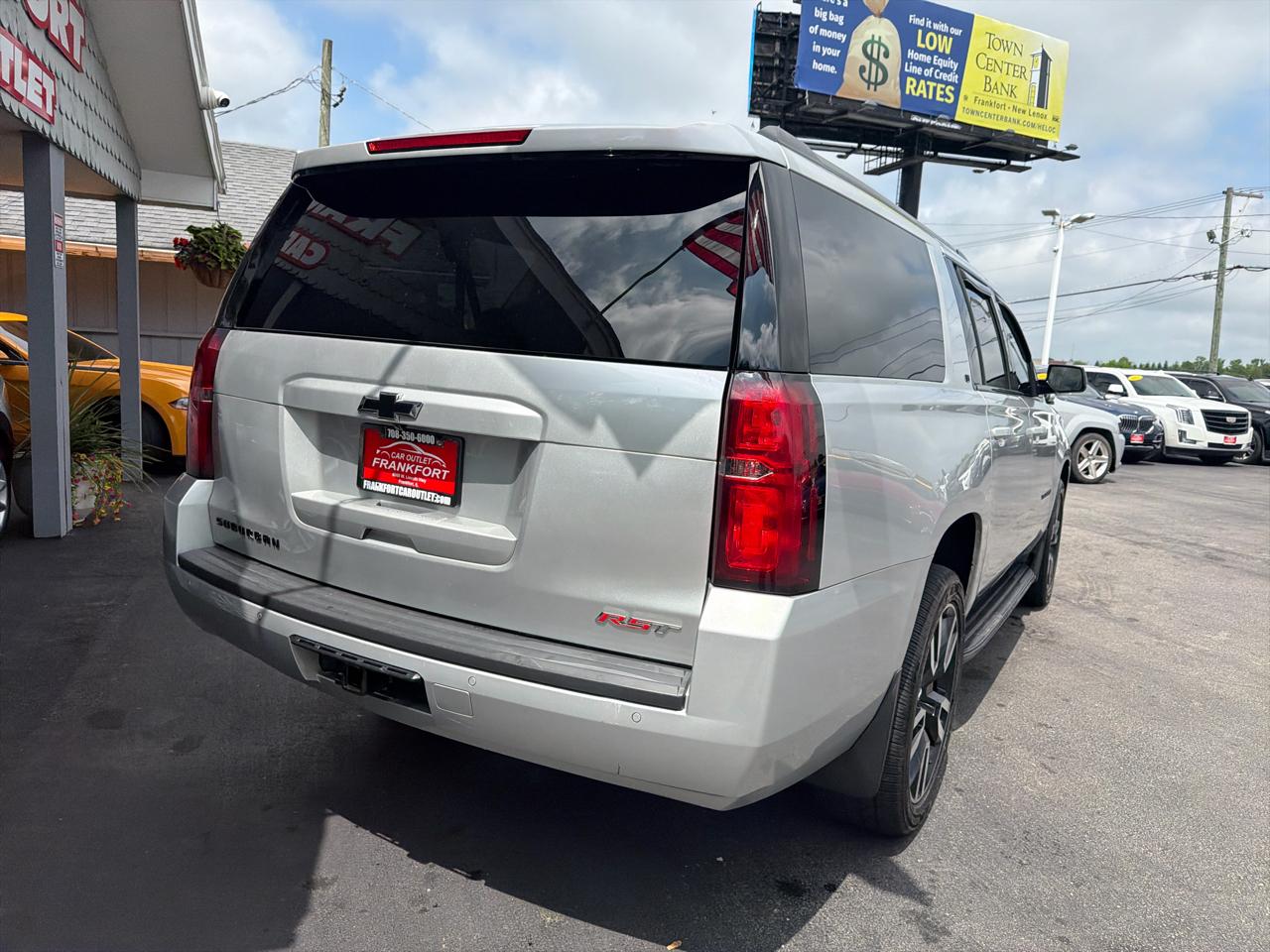 Chevrolet Suburban 4WD 4dr LT 2020