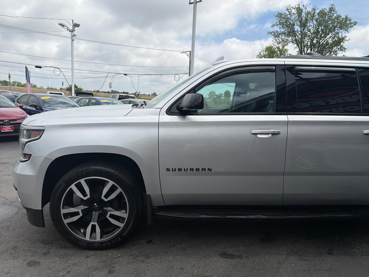 Chevrolet Suburban 4WD 4dr LT 2020