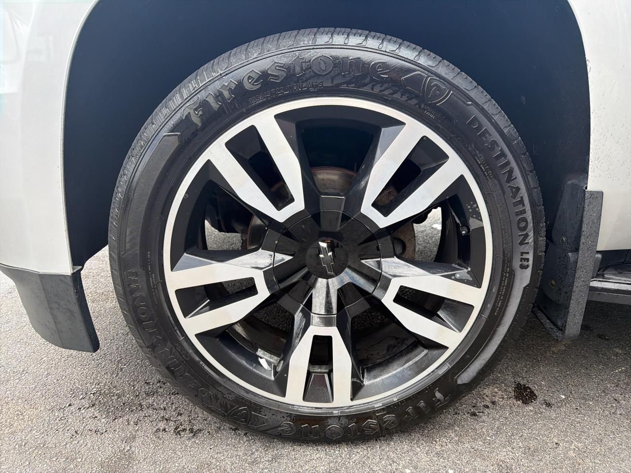 Chevrolet Suburban 4WD 4dr LT 2020