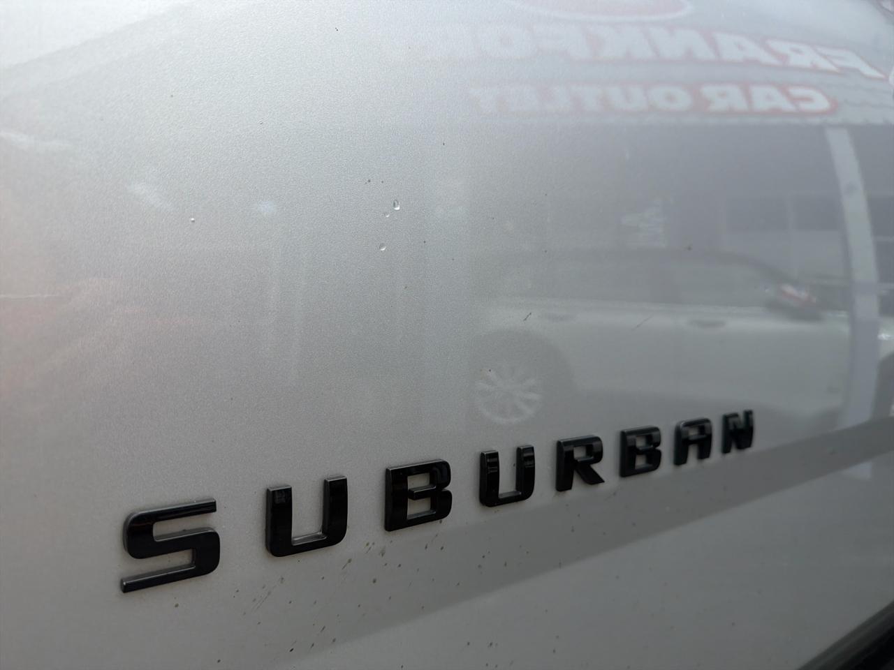 Chevrolet Suburban 4WD 4dr LT 2020
