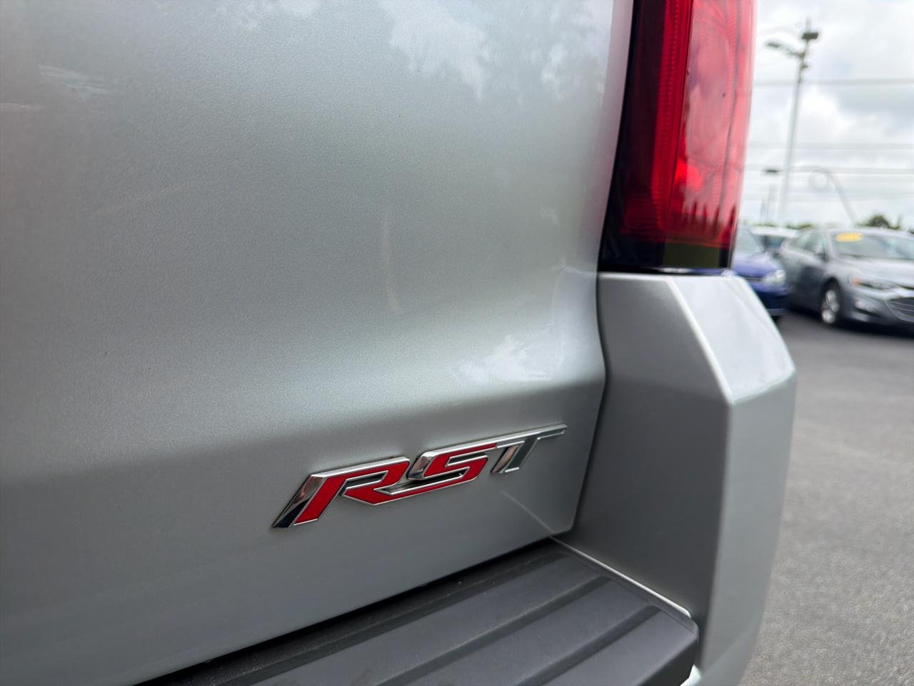 Chevrolet Suburban 4WD 4dr LT 2020