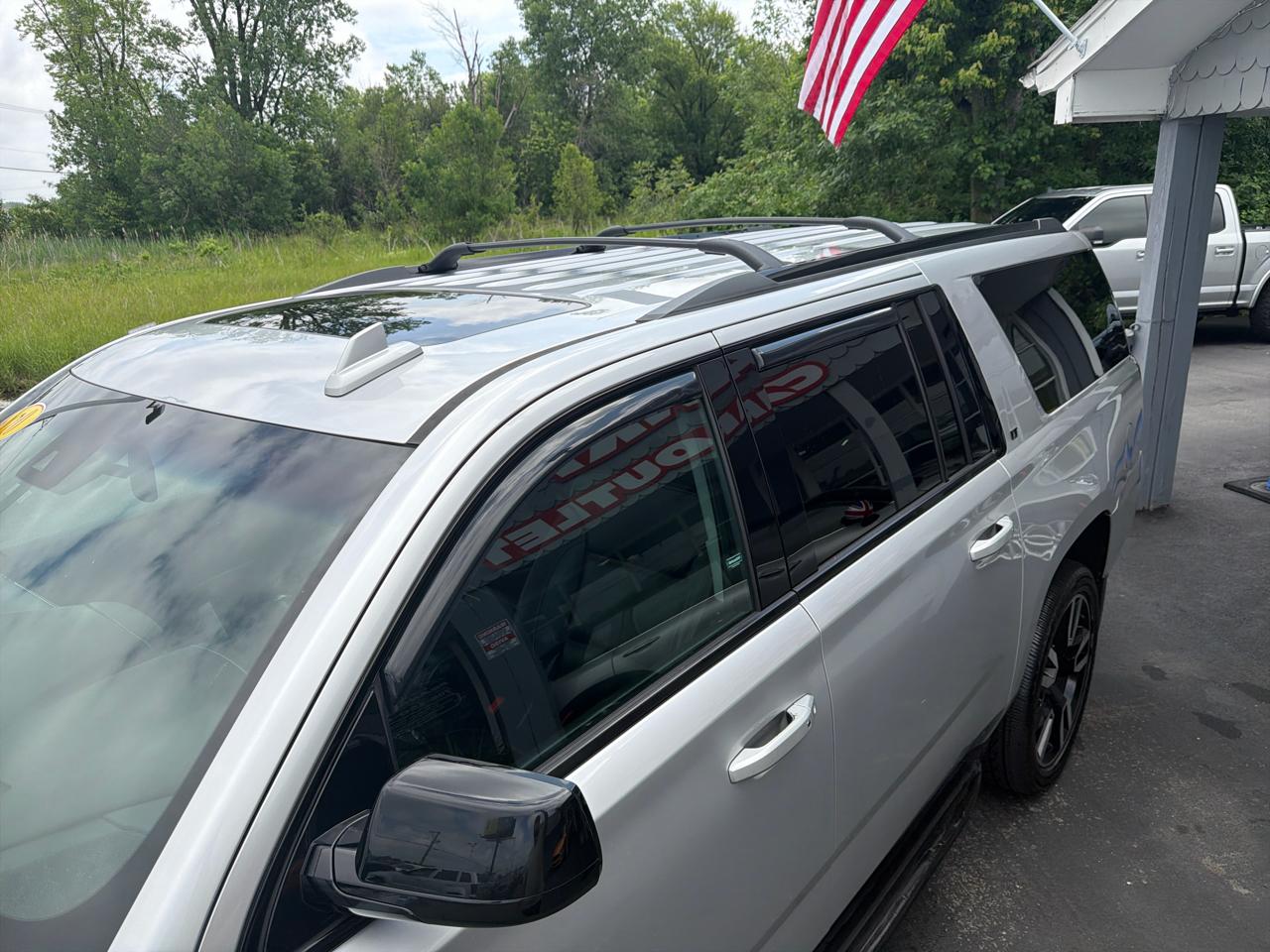 Chevrolet Suburban 4WD 4dr LT 2020