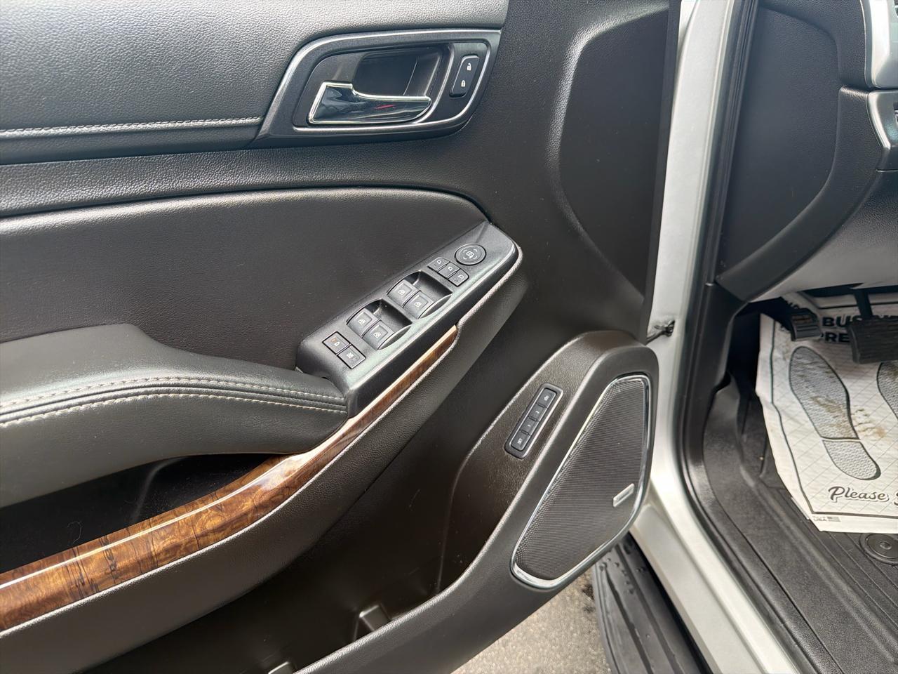 Chevrolet Suburban 4WD 4dr LT 2020