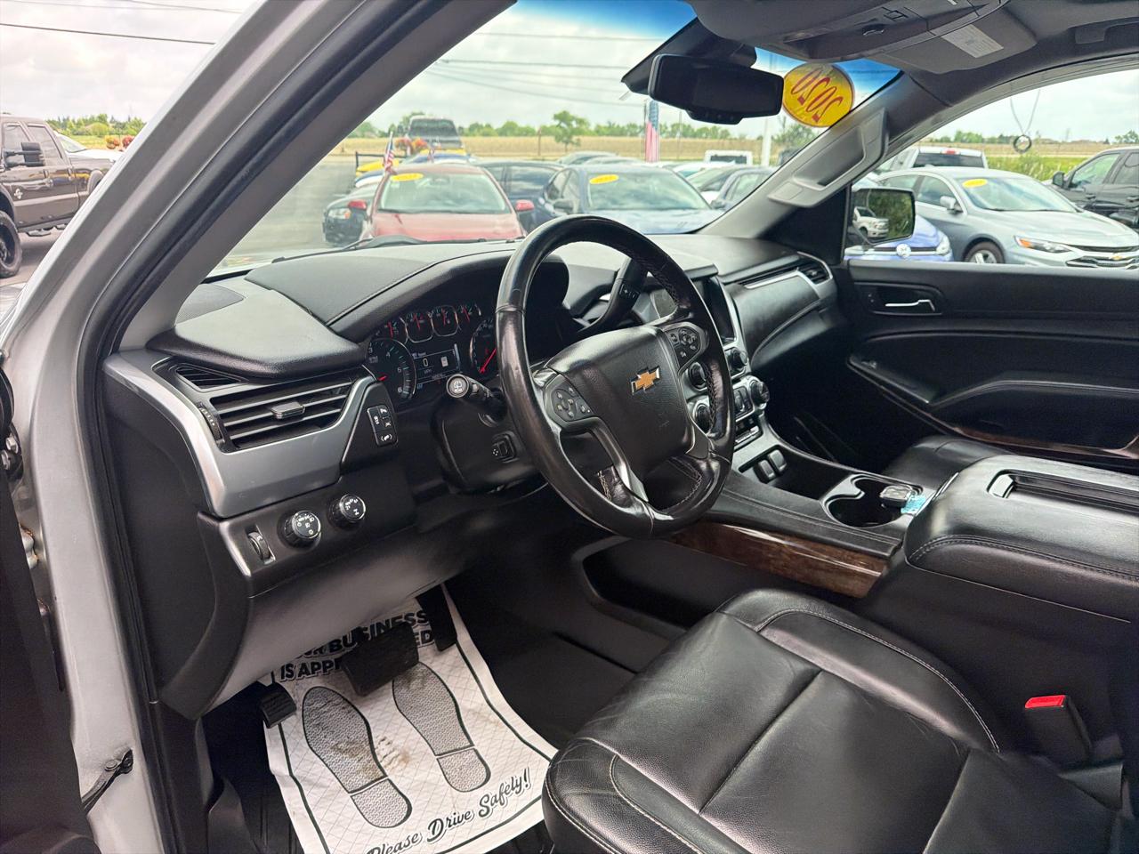 Chevrolet Suburban 4WD 4dr LT 2020