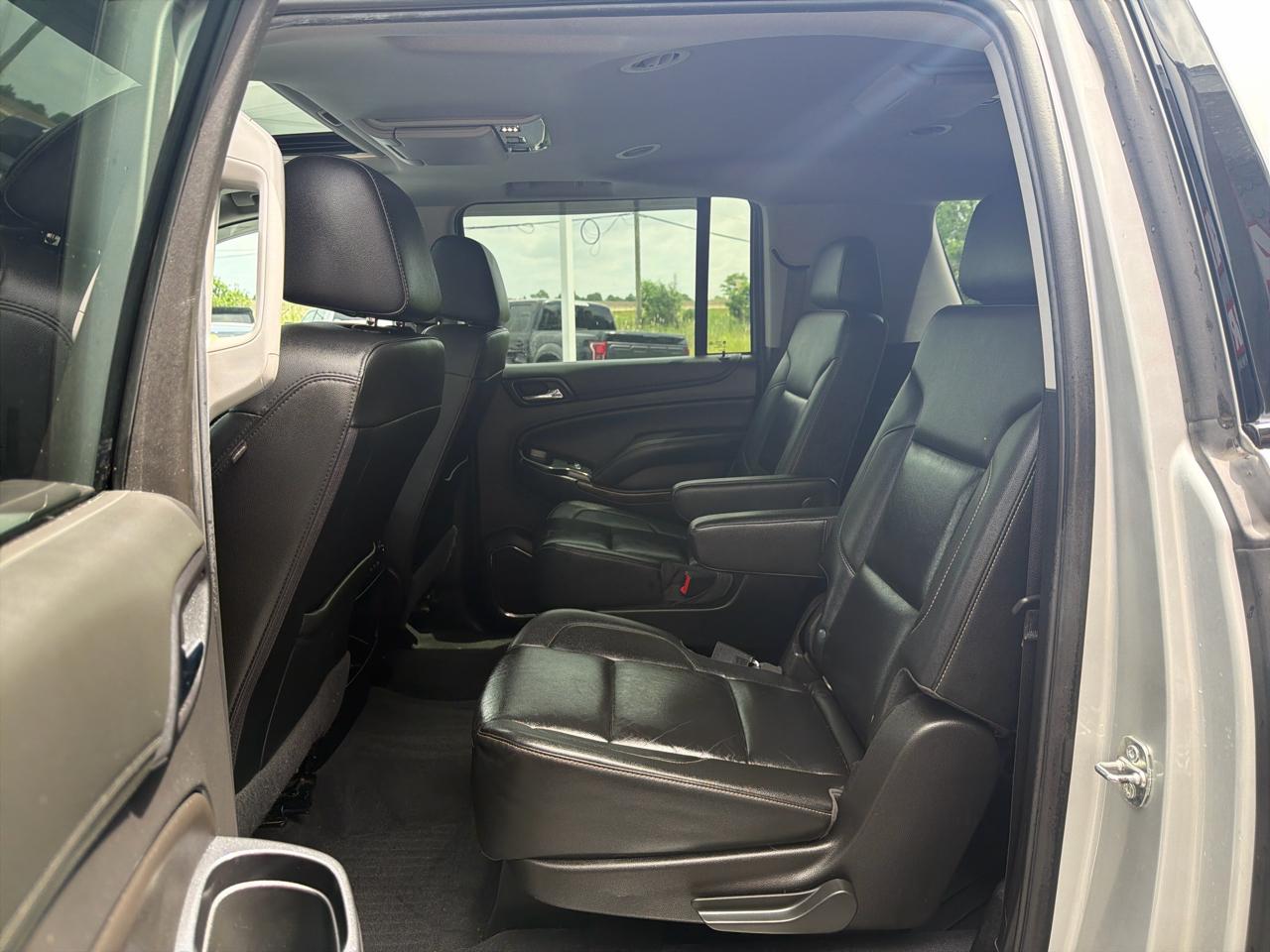 Chevrolet Suburban 4WD 4dr LT 2020