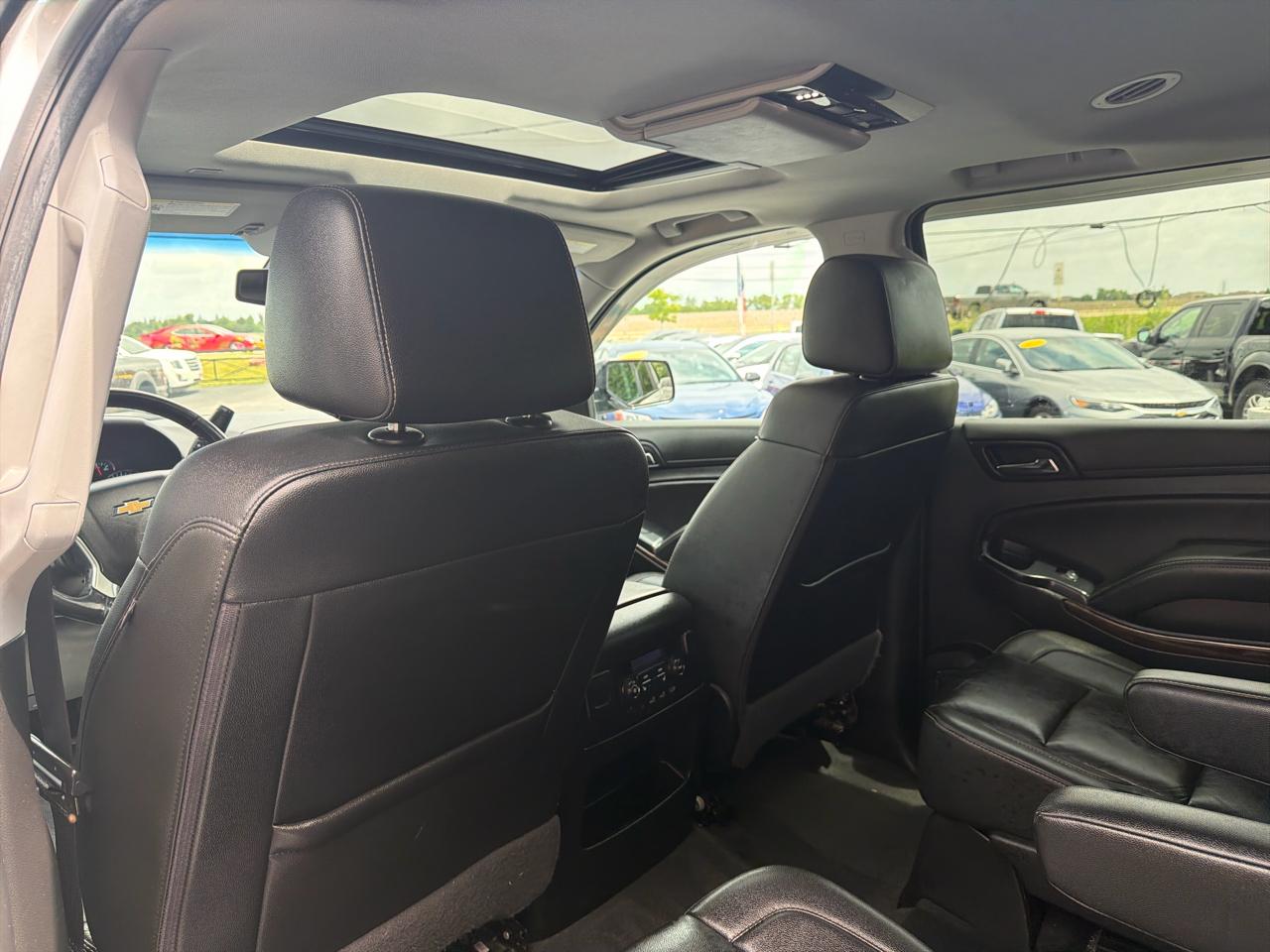 Chevrolet Suburban 4WD 4dr LT 2020