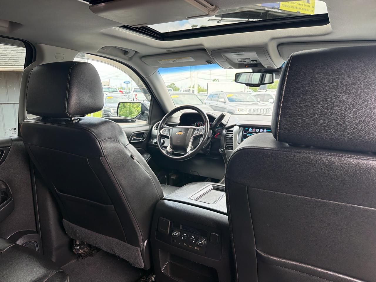 Chevrolet Suburban 4WD 4dr LT 2020