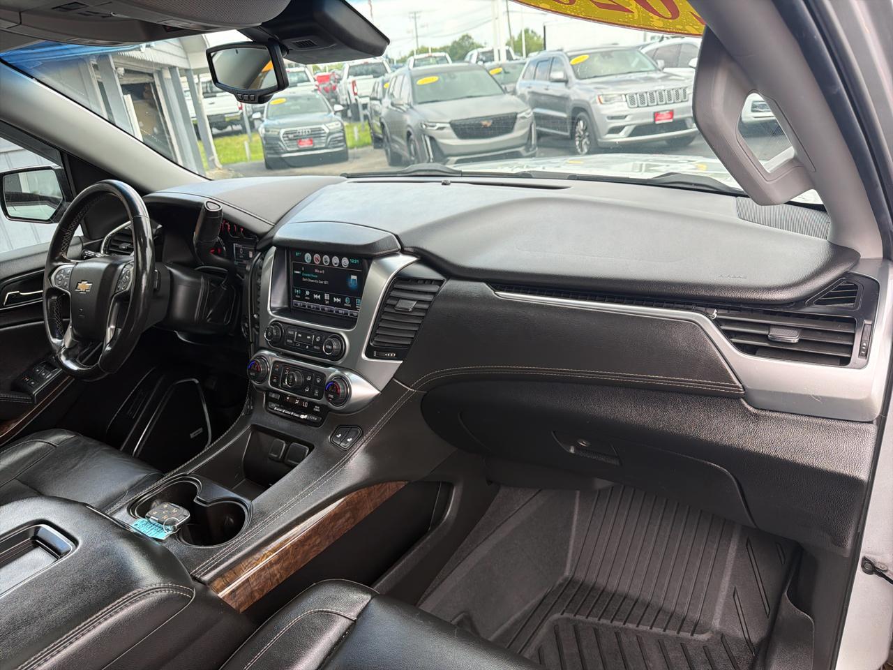 Chevrolet Suburban 4WD 4dr LT 2020