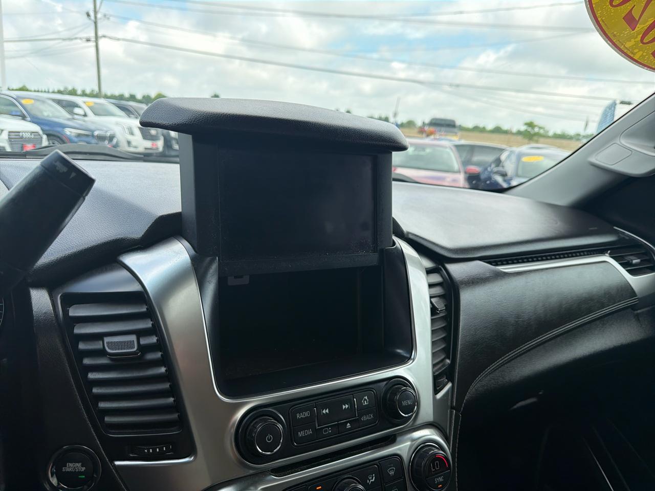 Chevrolet Suburban 4WD 4dr LT 2020