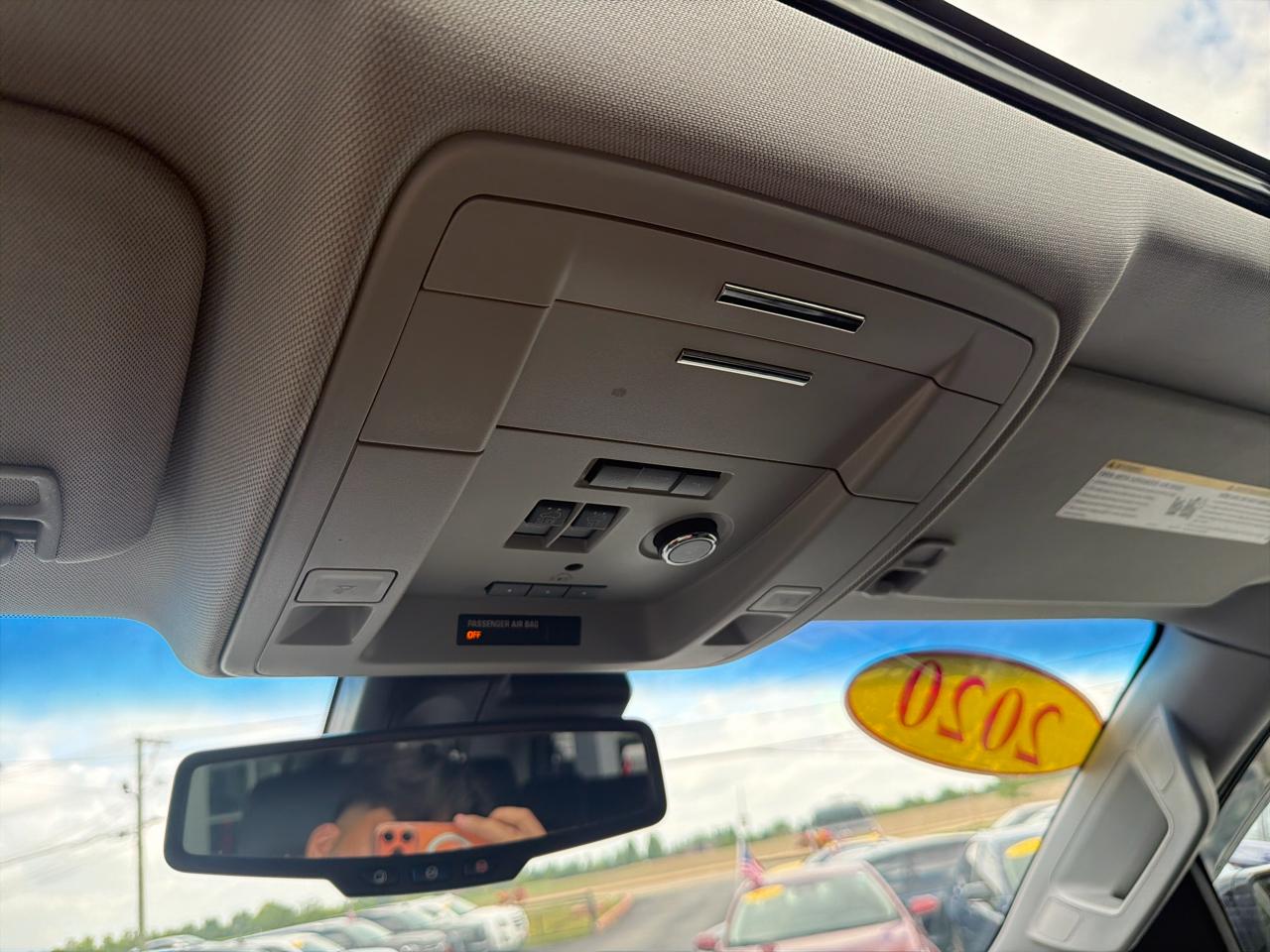 Chevrolet Suburban 4WD 4dr LT 2020